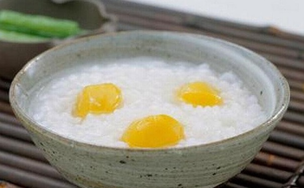 秋季口干舌燥怎么办？秋季口干舌燥吃什么好？(1)