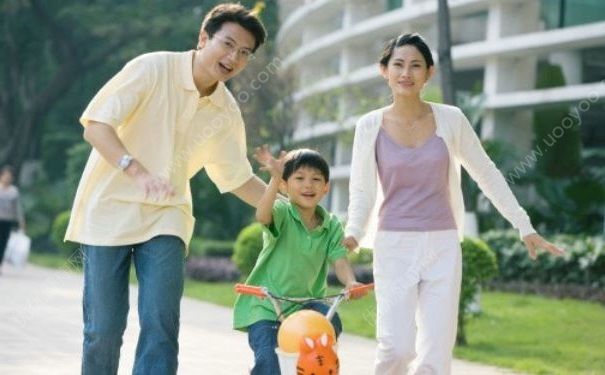 10岁男孩考第一嫌爸妈没钱，现在的孩子为什么这么自私？(2)
