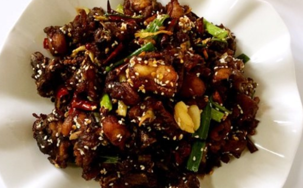 黄焖鸽肉怎么做好吃？黄焖鸽肉的家常做法(1)