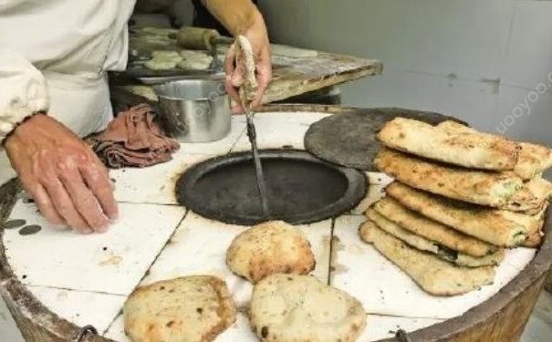 大叔靠卖烧饼攒了7套房，烧饼是怎样做出来的？(1)