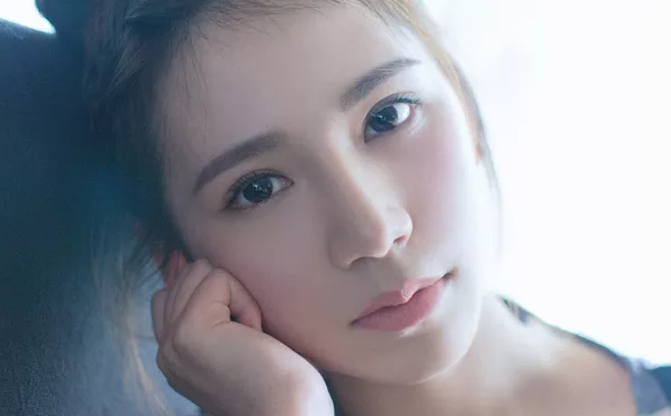 哪些瑜伽动作能瘦手臂？瘦手臂的瑜伽动作有什么？(1)