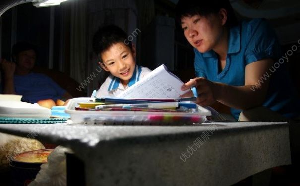 少年开学前烧掉作业离家，孩子不喜欢读书怎么教育？(4)