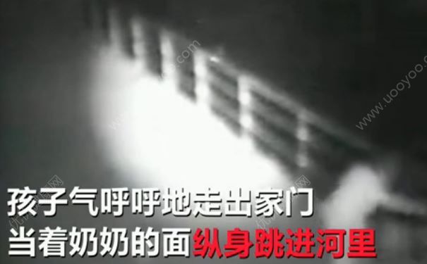 熊孩子当家人面跳河后游回家，家人被吓崩溃，熊孩子该怎么教育？(2)