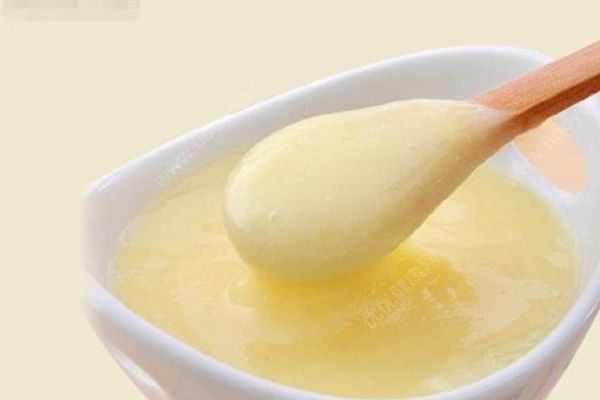 如何识别真假蜂王浆？真假蜂王浆的鉴别方法(1)