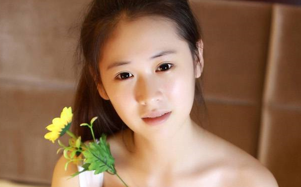 15岁女孩白带增多正常吗？15岁白带异常有什么症状？(1)