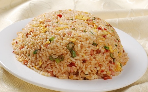 家常炒饭的方法有哪些？简单美味的炒饭技巧是什么？(1)