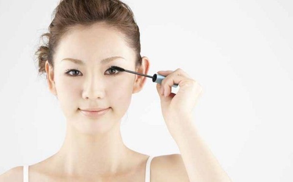 怎么化妆能瘦脸？女生瘦脸吃什么？(1)