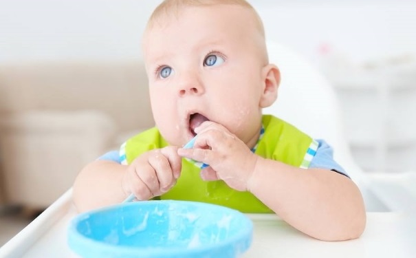 宝宝如何正确饮食？婴幼儿饮食需要哪些营养？(1)