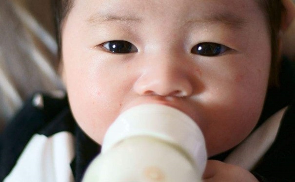 新生儿不吃母乳吃什么好？新生儿没有母乳应该如何喂养？(1)