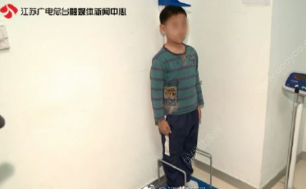 11岁男孩一年不长个，疑因“辣条”吃太多(1)