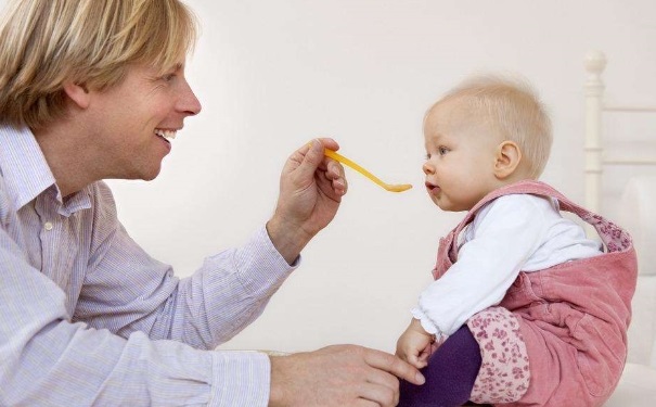 婴幼儿喂养需要注意些什么？婴幼儿哪些食物不宜吃？(1)