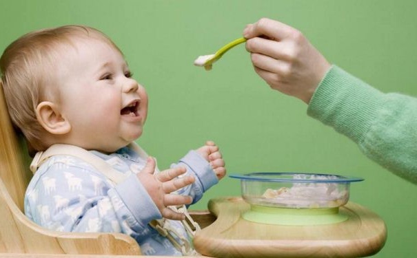 婴儿不能吃哪些食物？婴儿要吃哪些食物？(1)