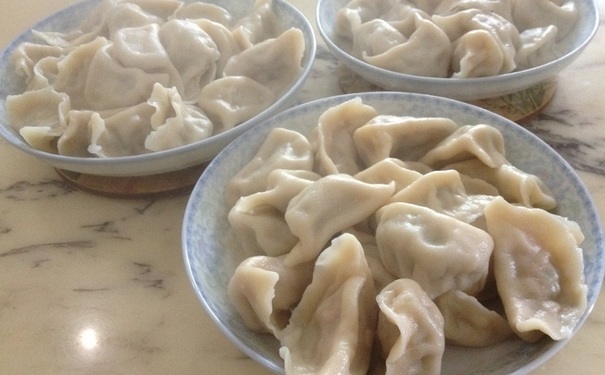 饺子是热水煮还是冷水煮？煮饺子用热水还是冷水？(1)