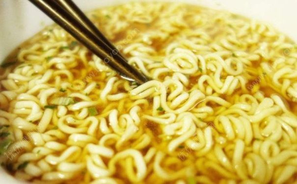 方便面比3年前少卖80亿包，大家因为这些原因不再吃方便面(1)