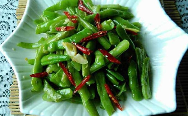 哪些菜没煮熟不能吃？什么食物没熟吃了有毒？[图]