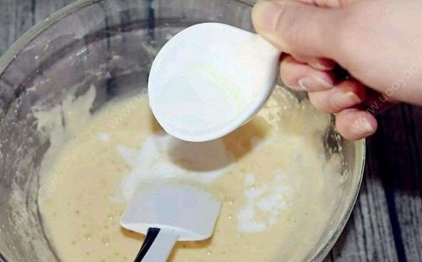 这家奶粉使用过期原料，且生产场所、设备皆不合格(4)