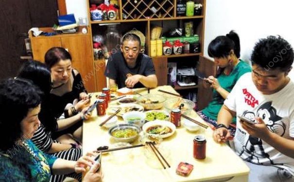 男子醉酒后一千一千发红包，群员却这样对待他[多图]