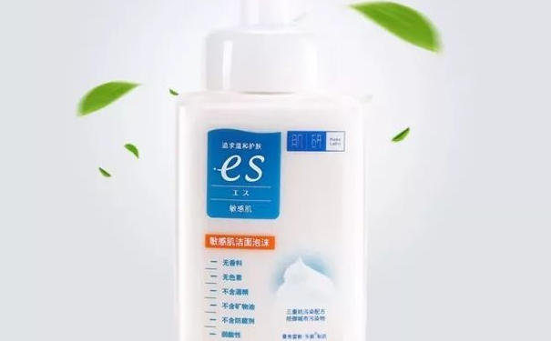 肌肤干燥保湿的成分有哪些？怎么让肌肤喝饱水？(1)