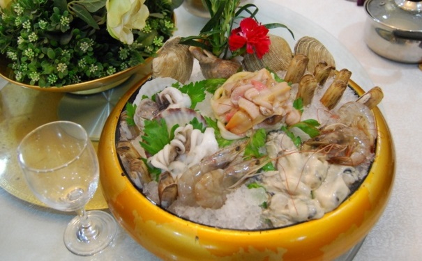 吃海鲜要注意什么禁忌？哪些食物适合与海鲜搭配食用？(1)