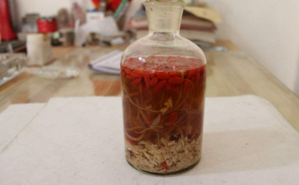喝药酒有哪些注意事项？和药酒有什么要注意的？[图]