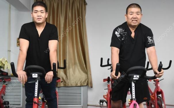 胖儿子应聘屡遭拒，胖爸爸陪儿减肥共减重303斤(3)
