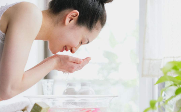 洗脸护肤的禁忌有哪些？洗脸护肤有什么禁忌？(1)