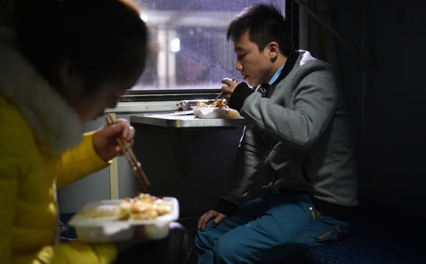 晚饭吃太晚会有什么后果？健康晚餐的饮食要注意什么？(1)