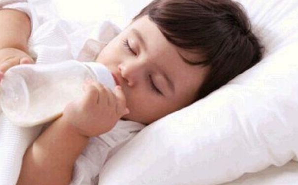 孩子睡前能否喝牛奶？孩子睡前喝牛奶好吗？(1)
