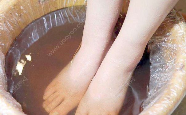 一盆泡脚水是这样治病的 泡脚水可以治病吗？(4)
