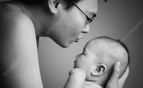 婴幼儿的胎毛要怎样修理？给宝宝洗头要注意什么问题？(2)