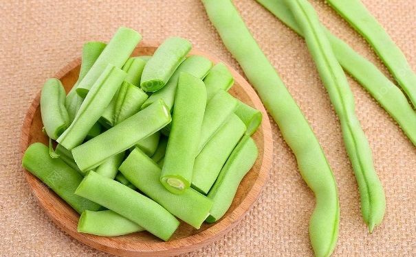 疑食用未熟扁豆中毒，95人被送医，扁豆不煮熟真的有毒吗？(1)