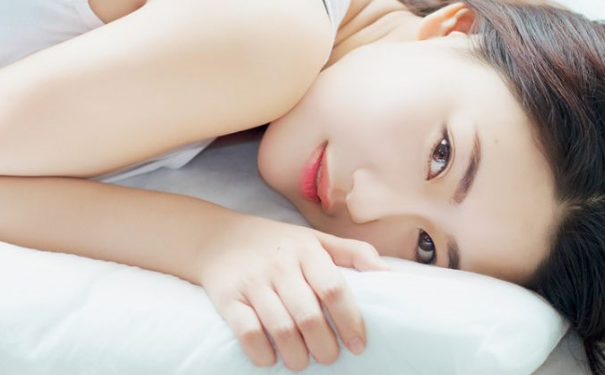 一周美容法让你重新找回自信  每天的肌肤护理得这样进行(1)