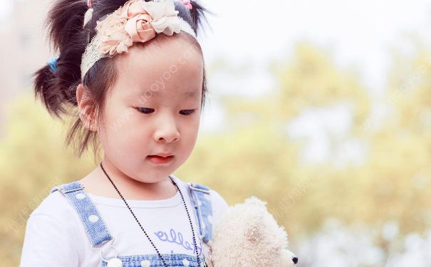 孩子咬自己的指甲是什么原因？孩子咬指甲要怎样解决？(3)