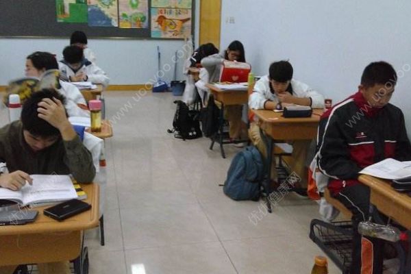 教师向学生售纸，考试前吃什么不紧张？(4)