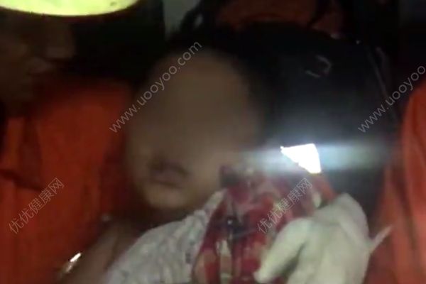 男孩掉进下水道靠书包浮力得救，嘱托消防蜀黍找到书包后还他(4)